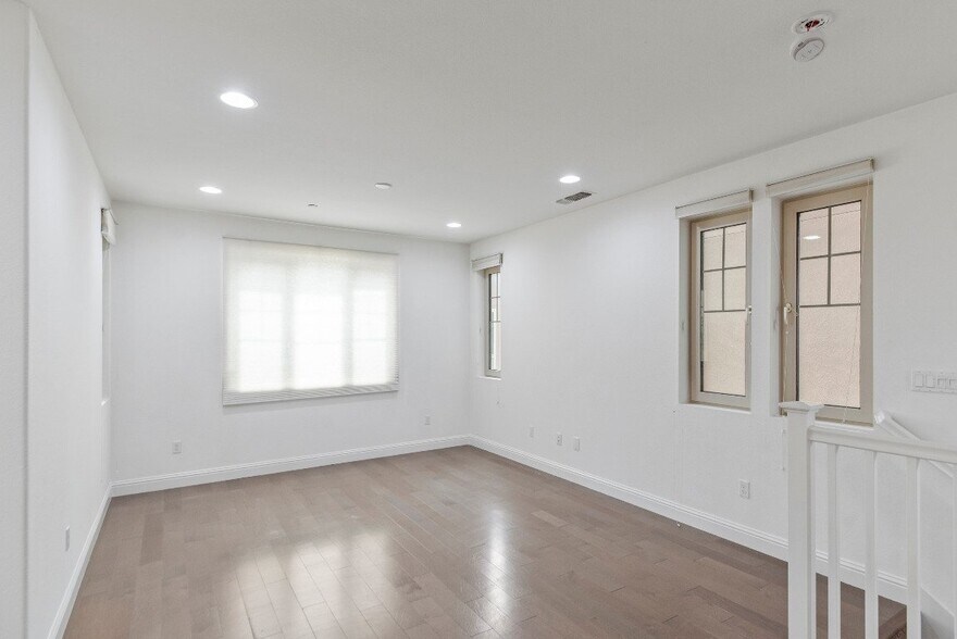 Building Photo - 2954 Worthing Common