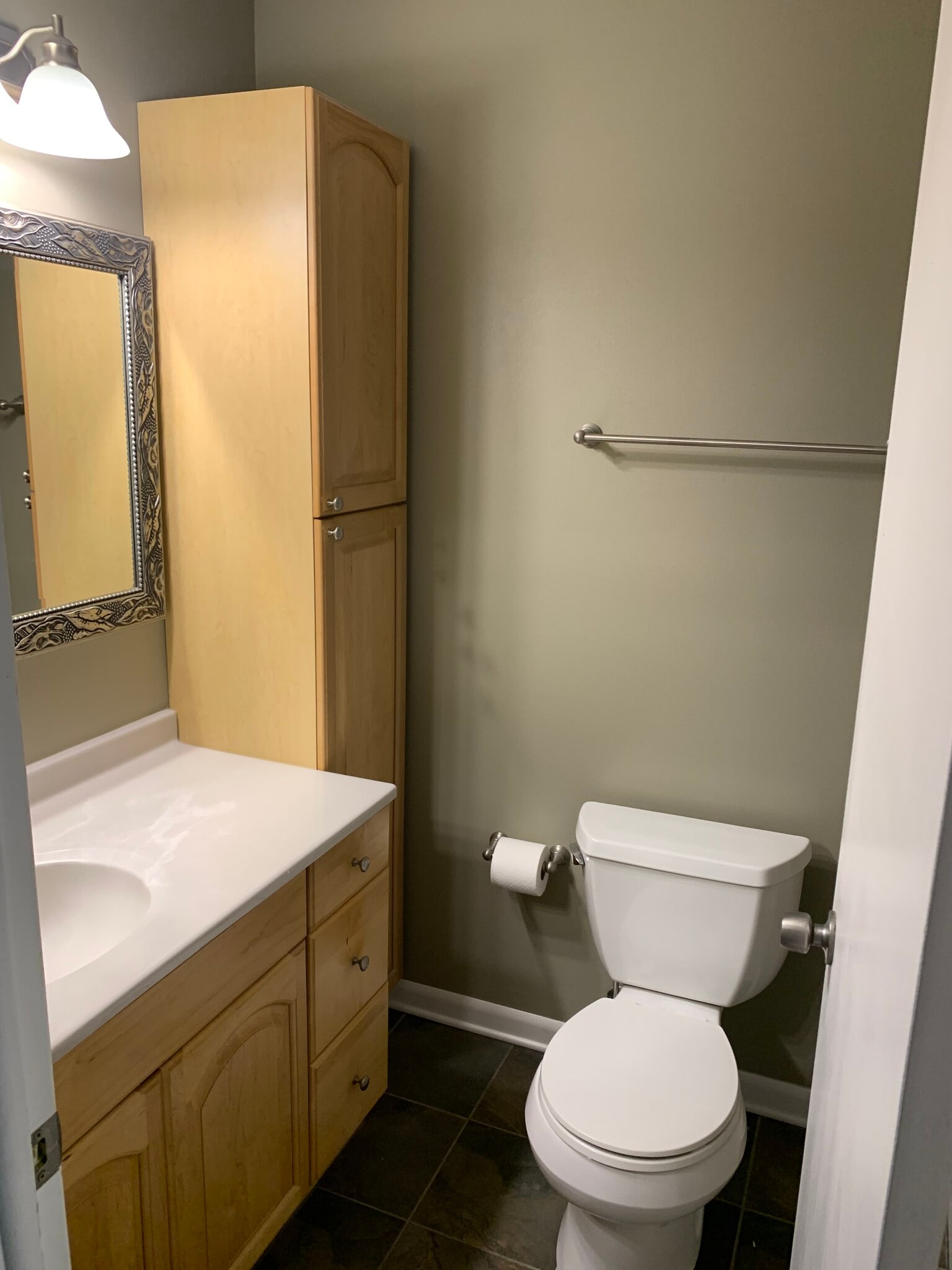 Bathroom - 442 Thornhill Ln