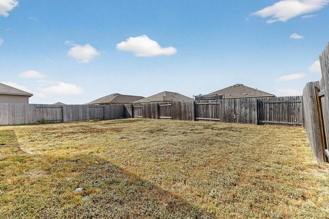 Building Photo - 107 Bear Oak St