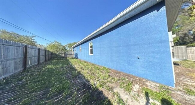 Building Photo - 903 Beckett St