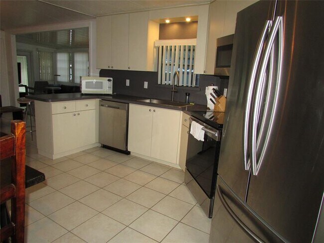 Building Photo - 5249 NW 4th Terrace