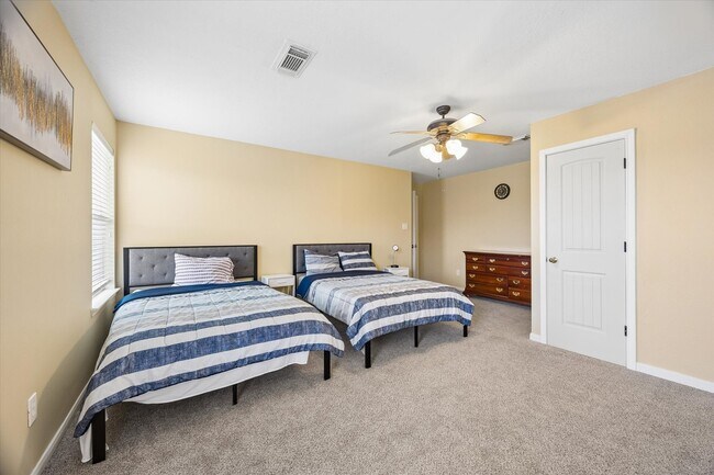 Building Photo - 1618 Autumn Springs Dr