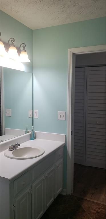 Building Photo - 1317 Hillside Ct