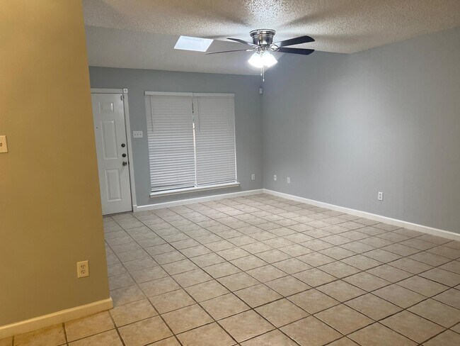 Building Photo - 2379 Briarwest Blvd