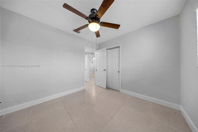 Building Photo - 8801 SW 17th St