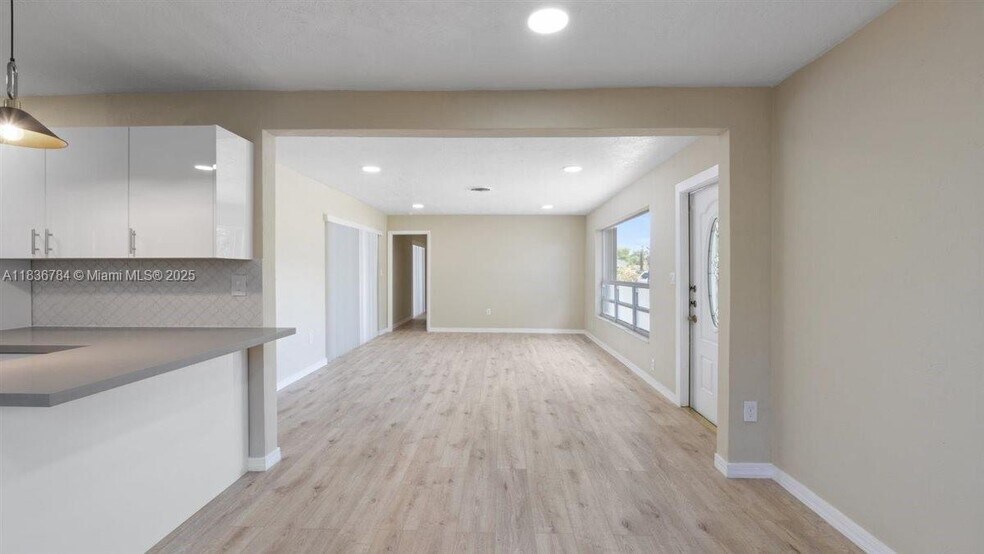 Building Photo - 7211 Shalimar St