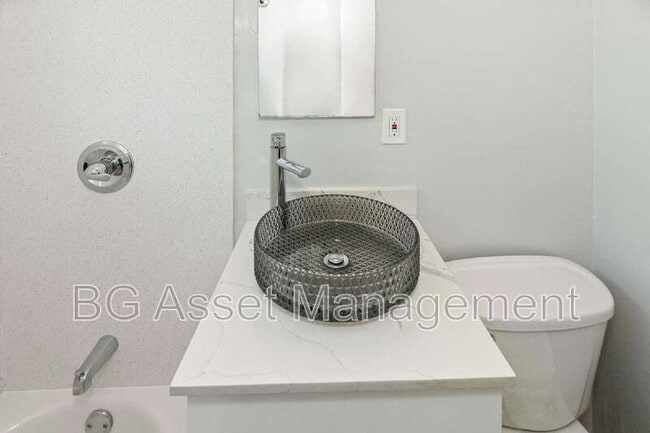 Building Photo - 2309 Eighth St