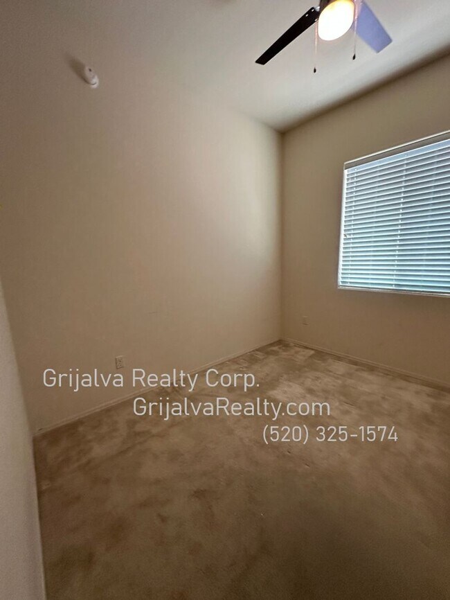 Building Photo - Beautiful 3 Bedroom, 2 Bath House for Rent (River/La Cholla)