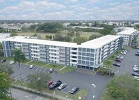 Building Photo - 950 Hillcrest Dr