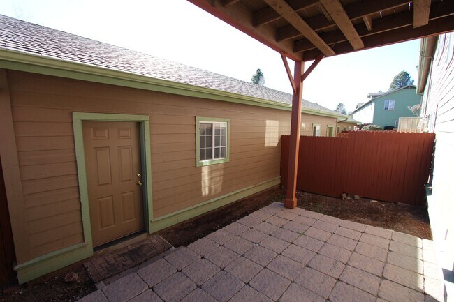 Building Photo - 3250 S Litzler Dr