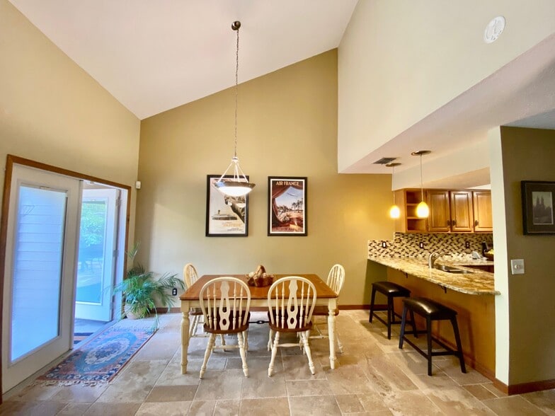 Building Photo - 11408 Galleria Dr