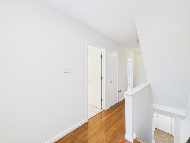 Building Photo - 1519 N Bouvier St