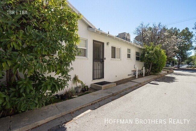 Building Photo - 12423 1/2 Chandler Blvd