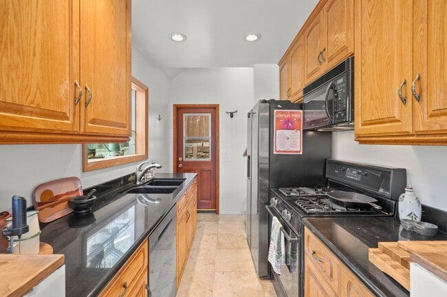 Building Photo - 21549 Summit Trail