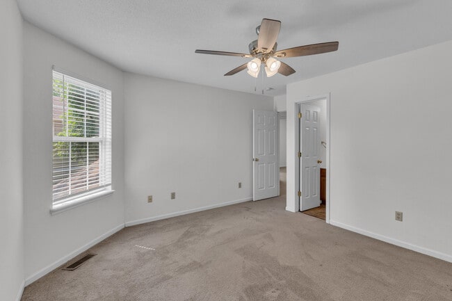 Building Photo - 4919 W Millbrook Dr