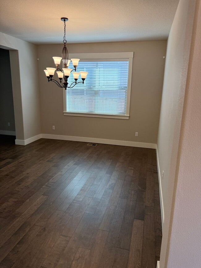 Building Photo - Single Family Home