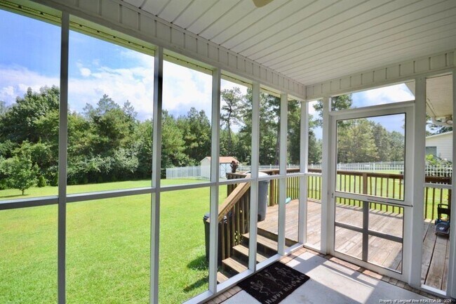 Building Photo - 123 Royal Briar Ct