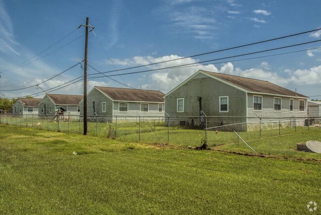 Building Photo - Ocean Mobile Home Park