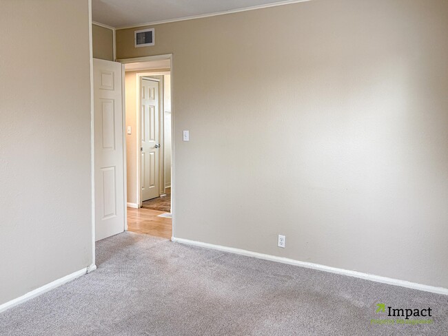 Building Photo - 403 Burlington Ave