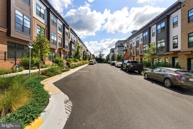 Building Photo - 2013 Tysons Ridgeline Rd
