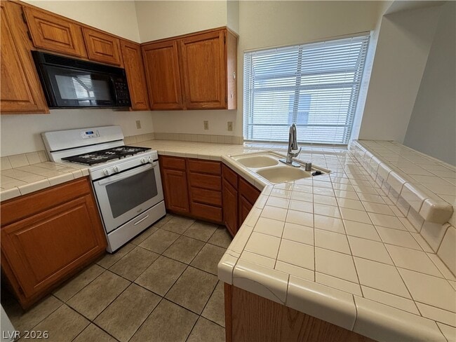 Building Photo - 2071 Angel Falls Dr