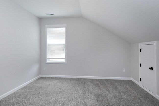 Building Photo - 38 Thunderhill, Clayton