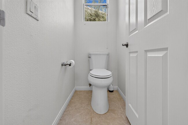 Building Photo - 60440 Juniper Ln