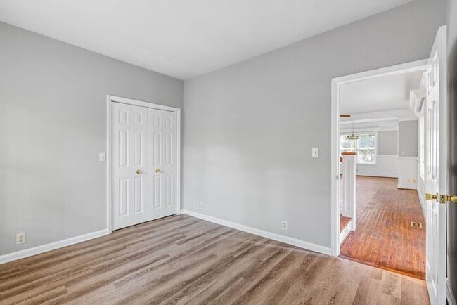 Building Photo - Large Brick Two Story Home, Hardwoods, Sep...