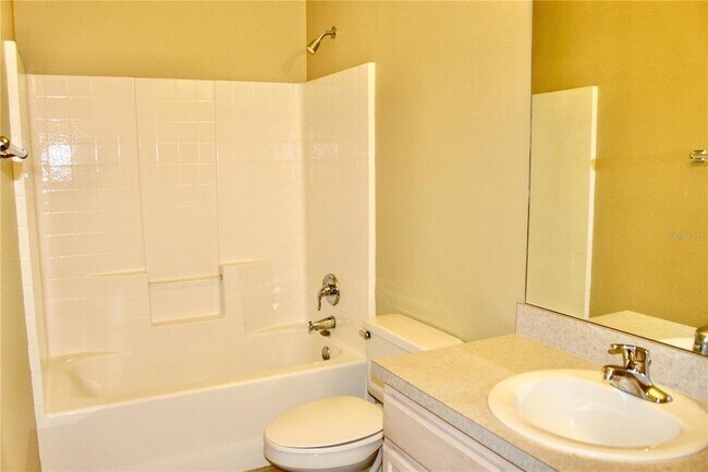 Building Photo - 810 Hillside Dr