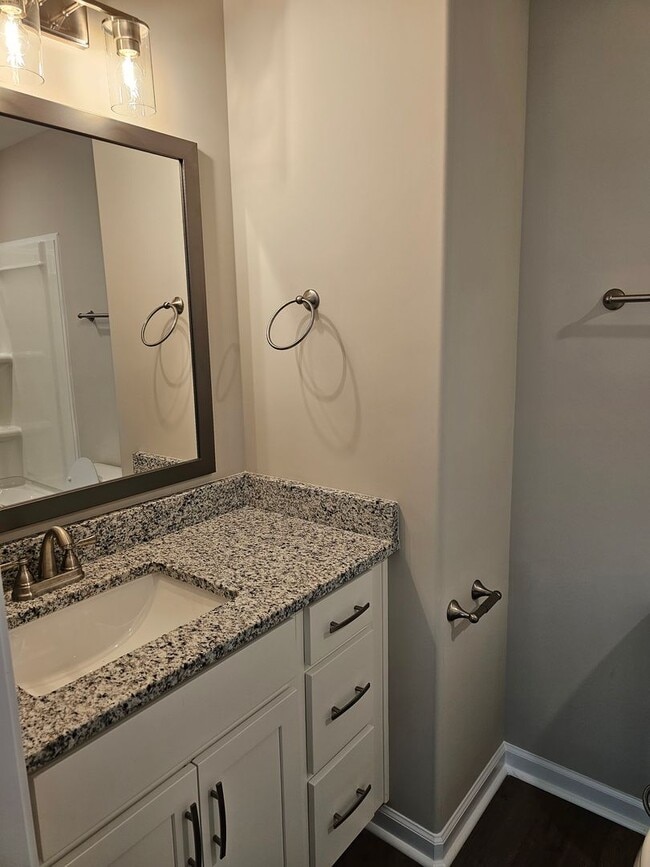 Building Photo - Built in 2024! Close to downtown 2 Bed/2.5 Bath. Nice private backyard with trees