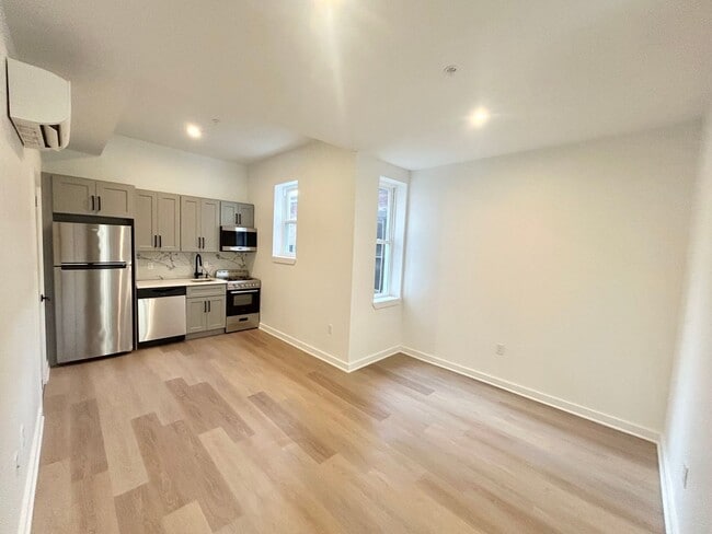 Building Photo - 2725 W Girard Ave