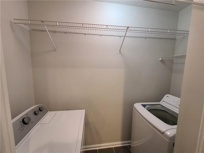 Building Photo - 3334 Peachtree Rd NE