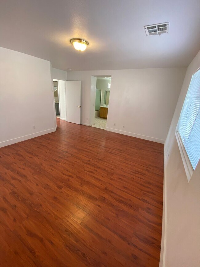 Building Photo - AMERICANA Property Mgmt - Freshly remodeled 4 beds-2 story house in the East