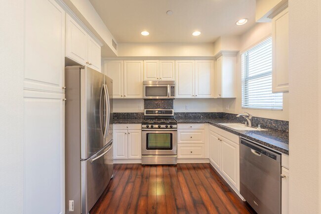 Building Photo - Ocean, #104