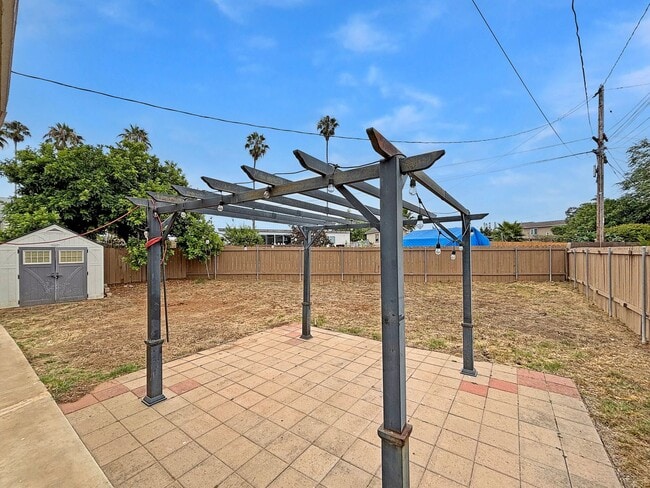 Building Photo - Beautiful 2BD/1BA Home in Clairemont W/ W/...