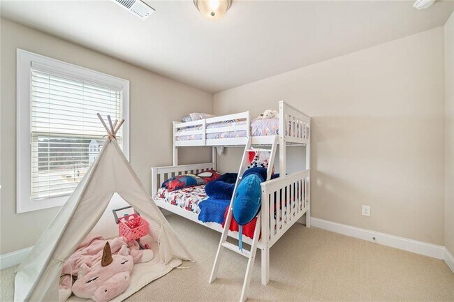 Building Photo - 1052 Knoxboro Ln