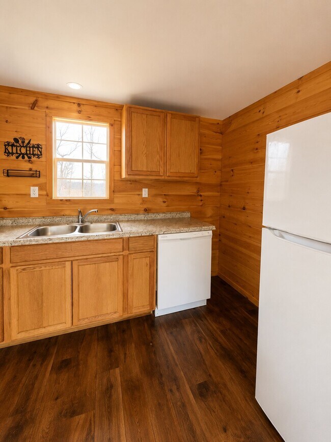 Building Photo - 153 Redbud Trl