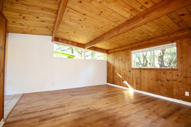 Building Photo - 2 Bedroom 1 bath - Bennett Valley