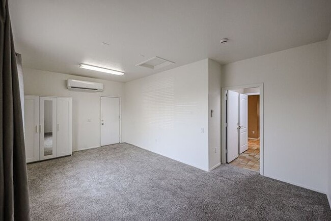 Building Photo - Lovely 4Bedroom/2Bath in the Heart of Chandler