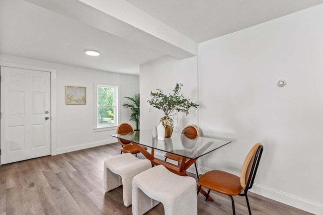Building Photo - Move-In Ready! Updated Biddeford 3BR/2BA H...