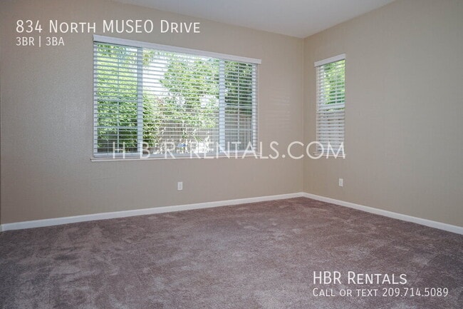 Building Photo - 834 N MUSEO Dr
