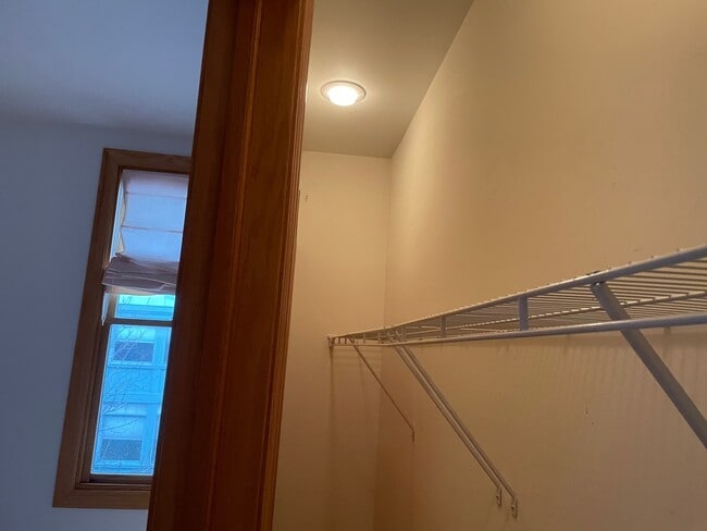 Building Photo - 189 S Grove Ave