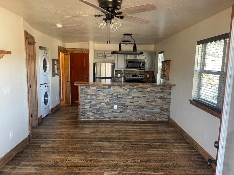 Building Photo - 6232 Three Needles Ln