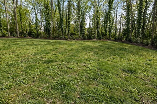 Building Photo - 3709 Centerview Dr
