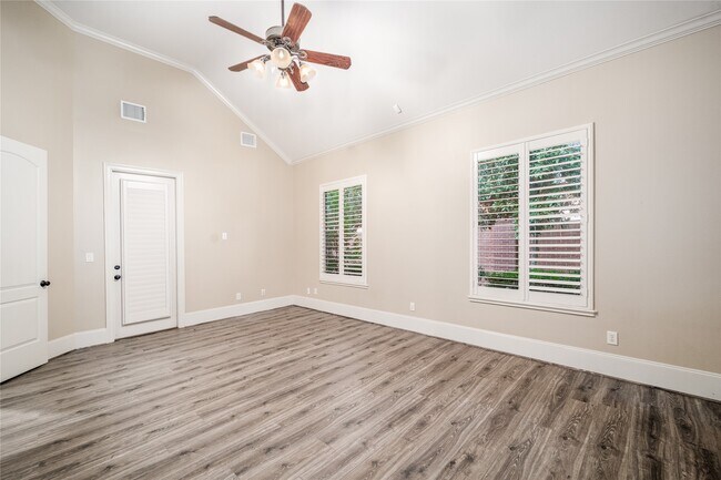 Building Photo - 4222 Stonebrook Ln