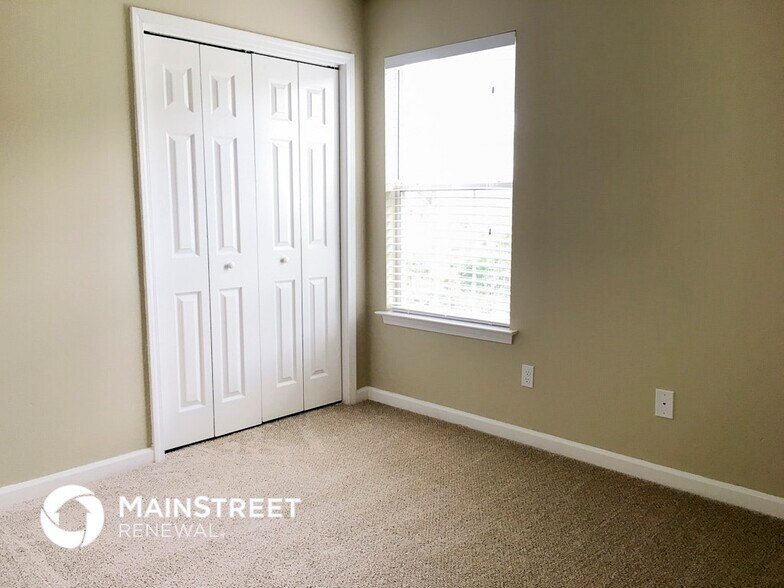 Building Photo - 8479 Glendevon Ct