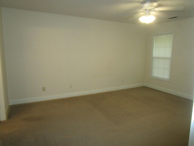 Building Photo - 1045 Cutleaf Dr