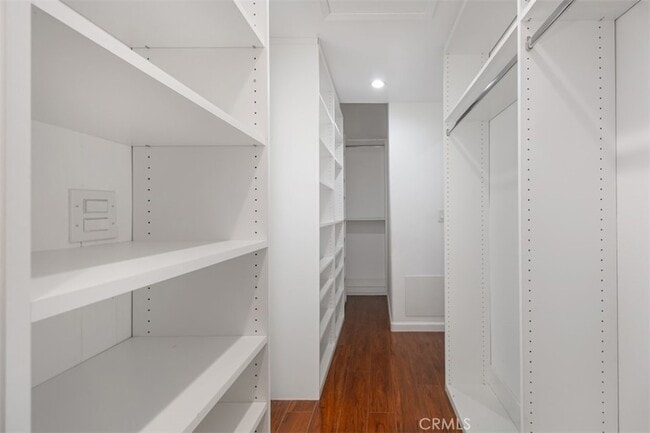 Building Photo - 6059 Vantage Ave