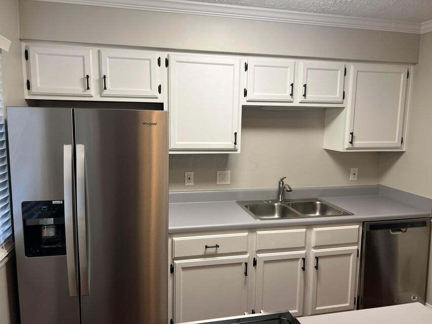 Building Photo - 700 Alta View Ct