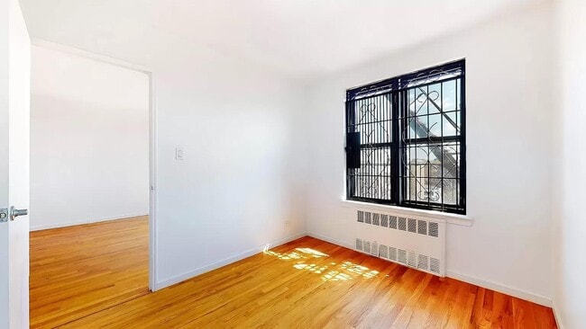 Building Photo - 2640 Marion Ave